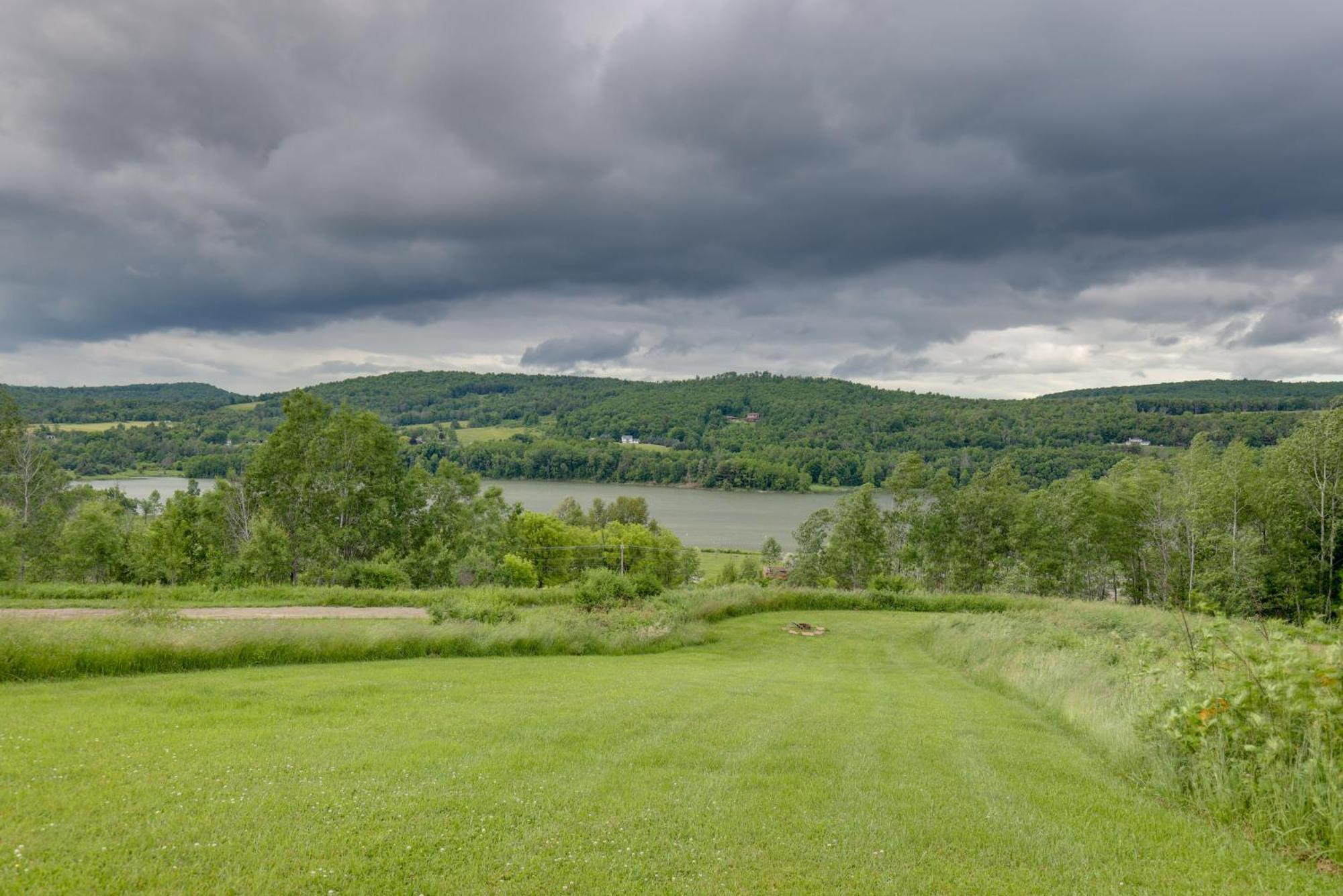 Lawrenceville Apartment With Deck Near Gaming Lands! المظهر الخارجي الصورة